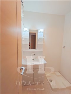 洗面設備　使いやすい洗面所です