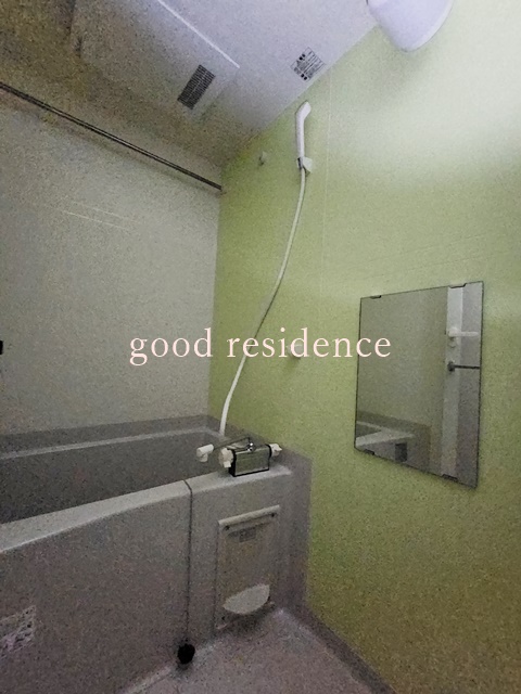 バス・シャワールーム　【ショッピングモールやスーパー至近♪】オススメ物件です！