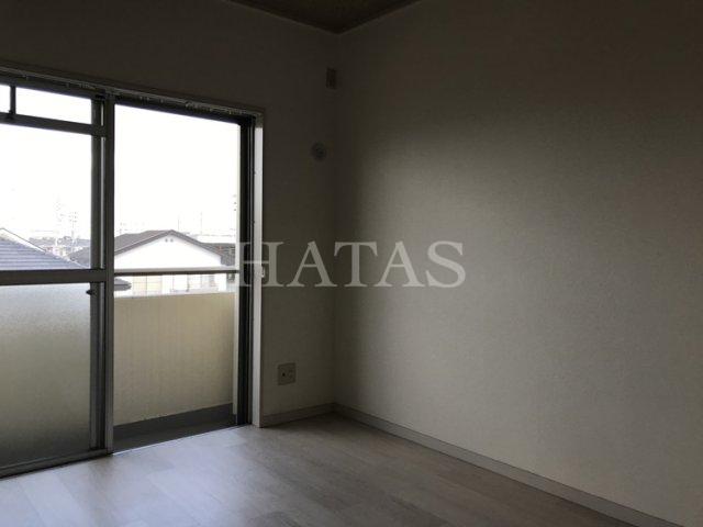 居室・リビング　同物件別部屋です。