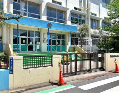 小学校　葛飾区立亀青小学校（小学校）まで581m