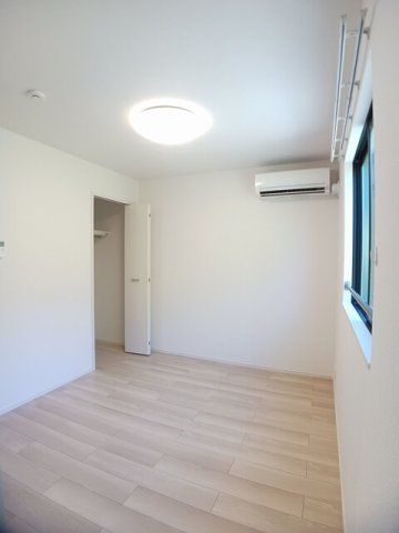 その他部屋・スペース　明るい色調の室内です