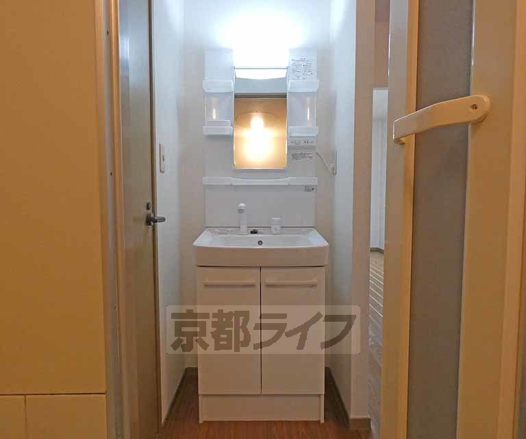 洗面設備　独立洗面台です。