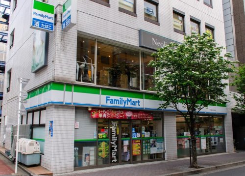 コンビニ　ファミリーマート 千代田小川町店（コンビニ）まで385m
