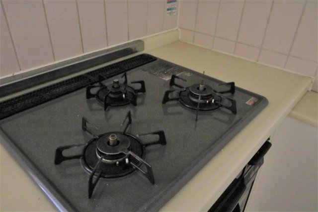 キッチン　同マンション別室参考写真。