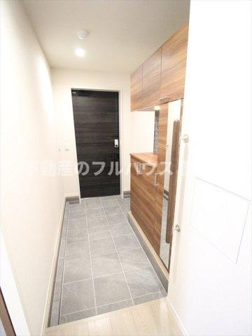 玄関　写真は同間取り別室