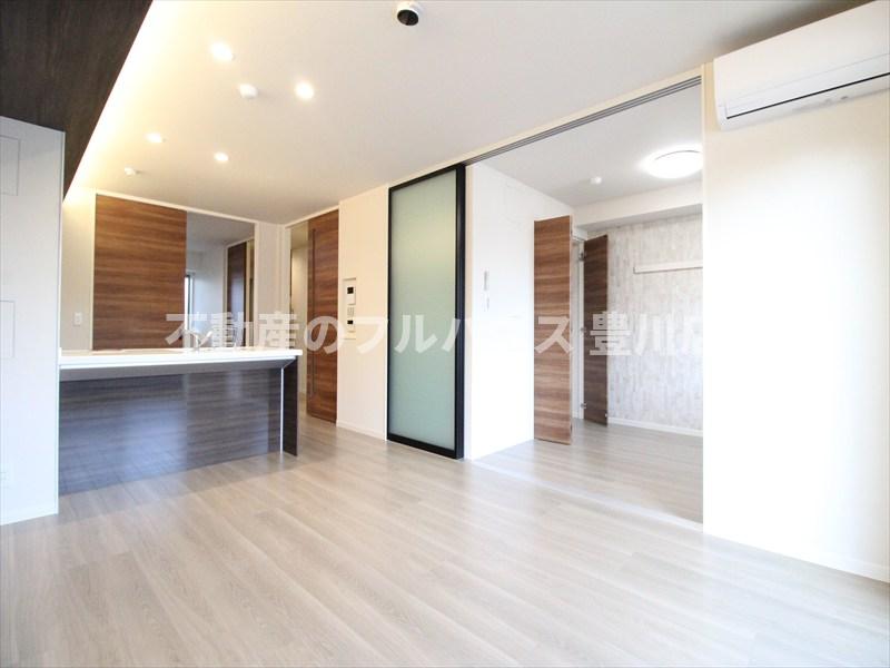 居室・リビング　写真は同間取り別室