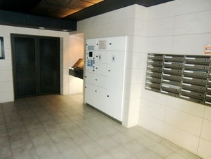 エントランス　宅配ボックスもあります♪