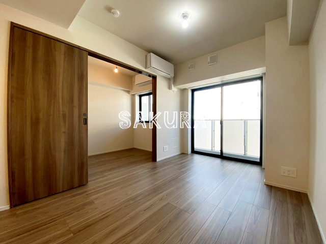 居室・リビング　床暖房付きの快適リビング♪