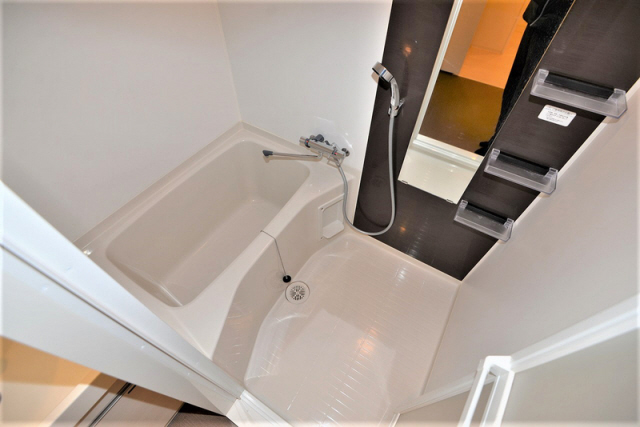 バス・シャワールーム　ゆったり過ごせるお風呂です