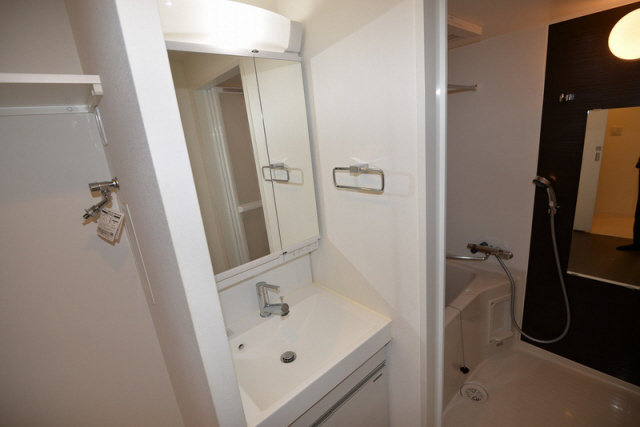 洗面設備　コンパクトで使いやすい洗面所