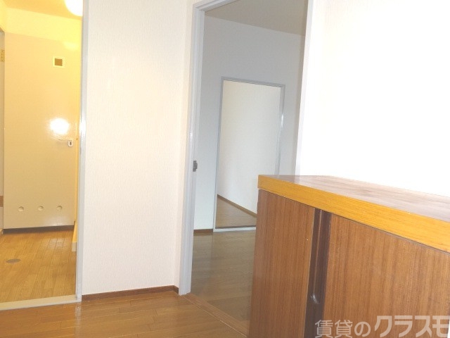 玄関　玄関を開けるとこんな感じです。