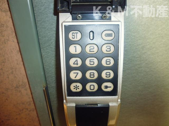 セキュリティ　電子錠で暗唱番号も自由に変更…?