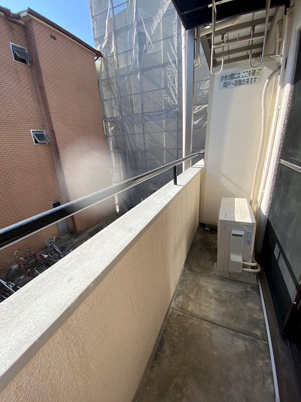バルコニー　違うお部屋の写真です。ご参考までに