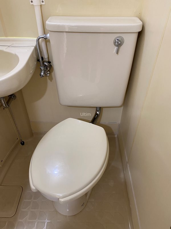 トイレ　違うお部屋の写真です。ご参考までに