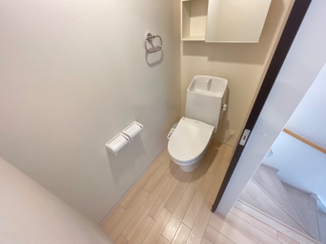 トイレ　温水洗浄暖房便座