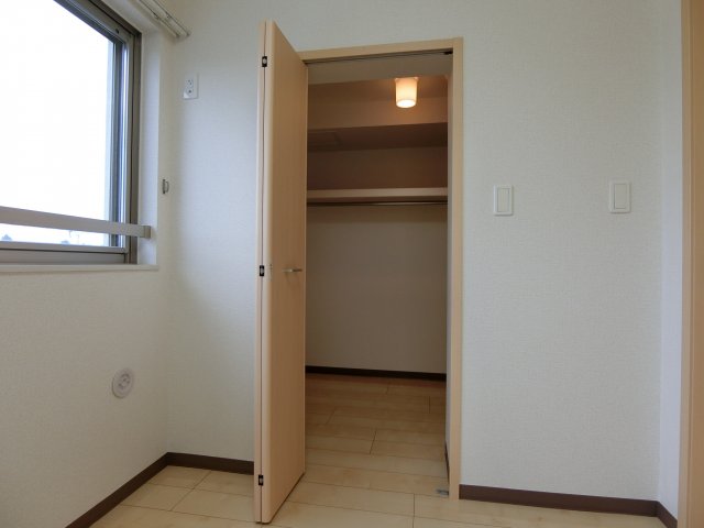 収納　別室参考写真