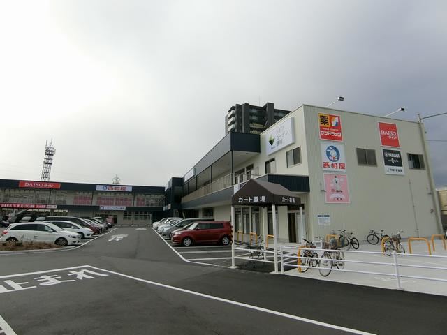 ショッピングセンター　ライフガーデン勝川（ショッピングセンター）まで580m