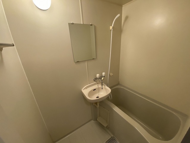 バス・シャワールーム　別号室の写真です