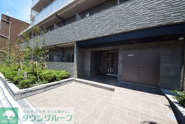 エントランス　庭