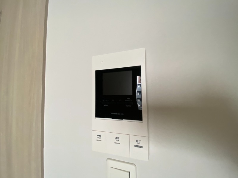 セキュリティ　ＴＶモニター付インターホンです。来客者の顔が見えるので安心！