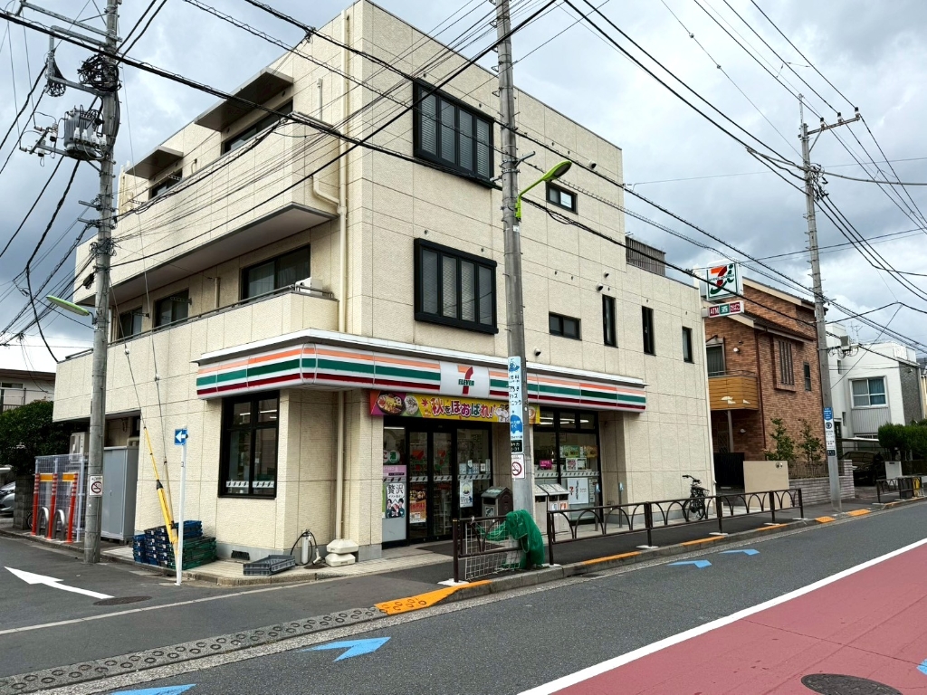 コンビニ　セブンイレブン世田谷等々力5丁目店（コンビニ）まで300m