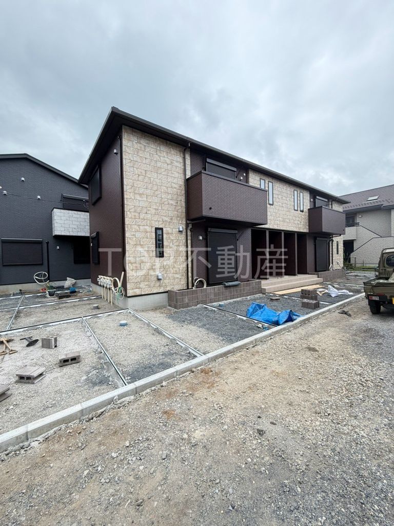 建物外観　駐車場