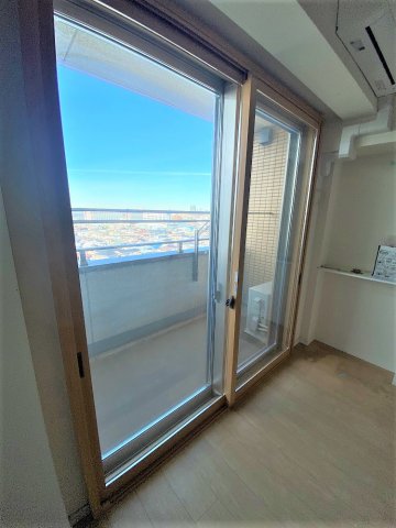 その他部屋・スペース　二重サッシも完備して、沿線の騒音を大幅に緩和してくれます！断