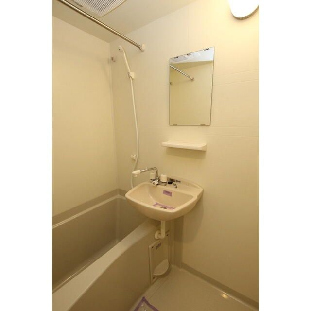 バス・シャワールーム　※別部屋参考写真