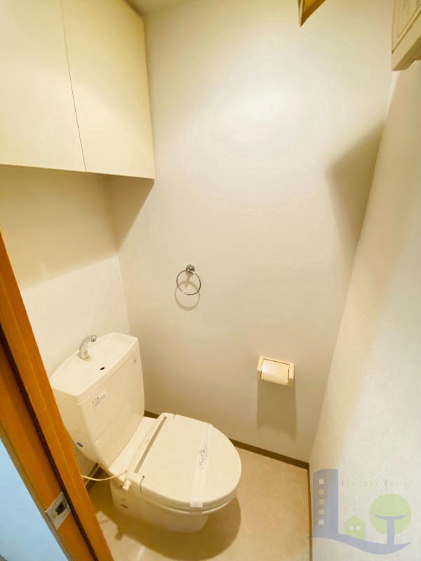 阪急京都線 淡路駅 徒歩3分 11階建 築23年のトイレ写真