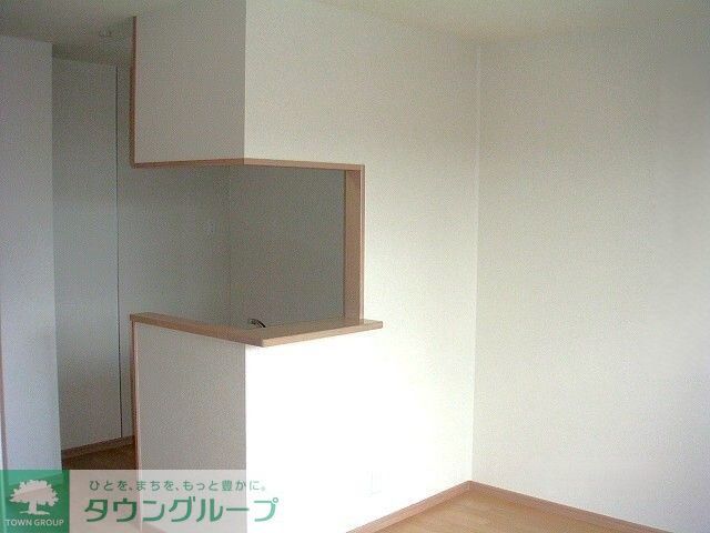 レフィナード南柏の居間写真