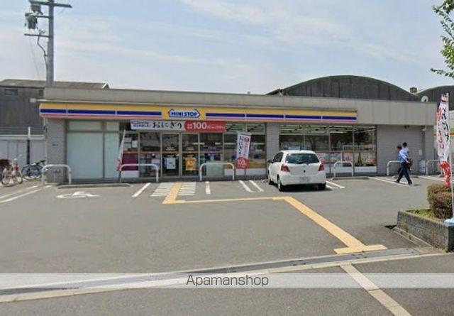 コンビニ　ミニストップ（コンビニ）まで445m