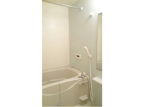 バス・シャワールーム　追炊き機能付きの浴槽でいつでもホカホカのバスタイム