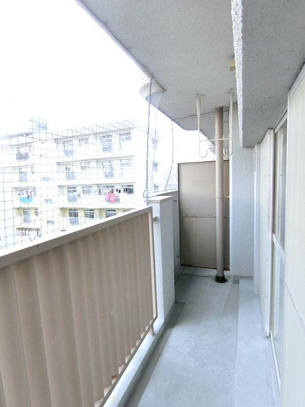 バルコニー　開放的で明るい空間を演出してくれるバルコニーです