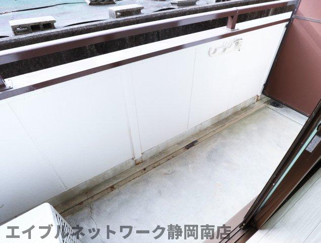 【静岡市駿河区大谷のマンションのバルコニー】