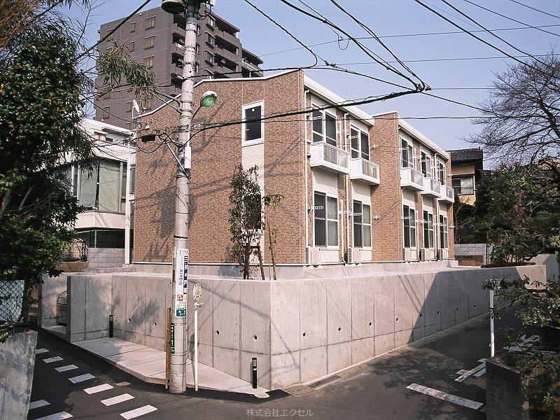 建物外観　国分寺駅徒歩4分。