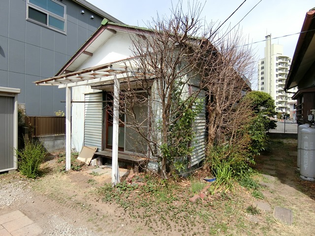 小泉平屋の建物外観