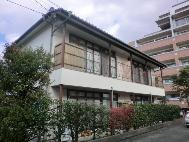 熊本市東区健軍のアパートの建物外観