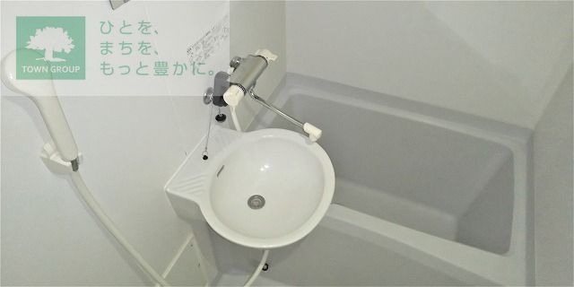 バス・シャワールーム　バス・トイレ別です♪