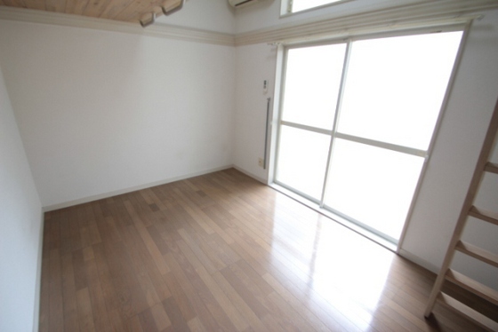 居室・リビング　※別部屋の写真です