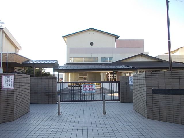 【アストラル　ファインIIの小学校】