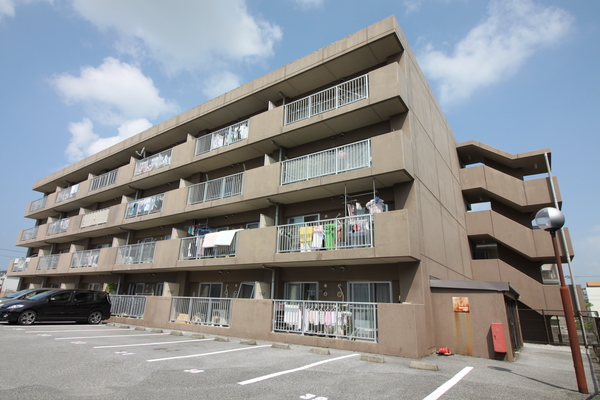 【セントラル八幡中山の建物外観】