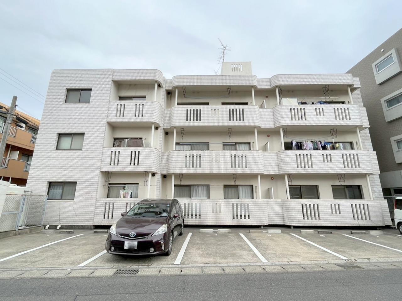 鹿児島市荒田のマンションの建物外観