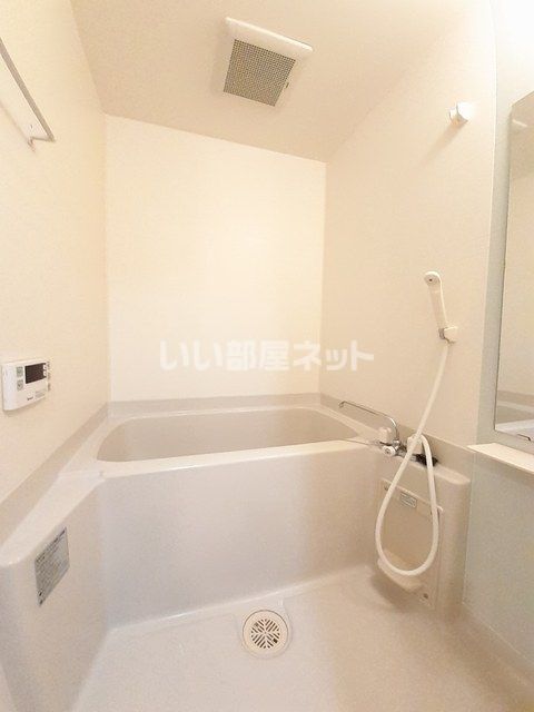 【津山市高野山西のマンションのバス・シャワールーム】