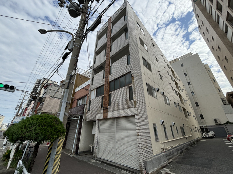 明石市本町のマンションの建物外観