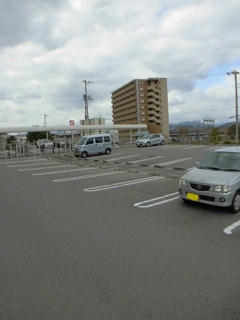 【クレッシェンドの駐車場】