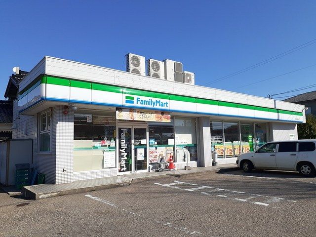 【河北郡津幡町字中橋のアパートのコンビニ】