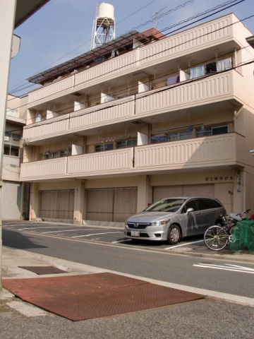 【広島市西区小河内町のマンションのエントランス】