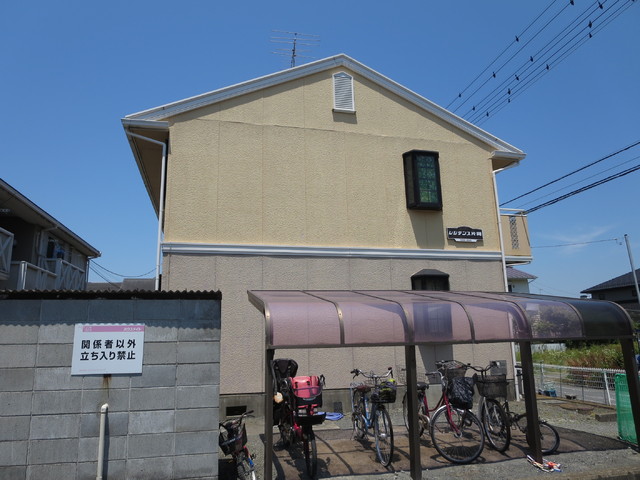 【レジデンス片岡の建物外観】