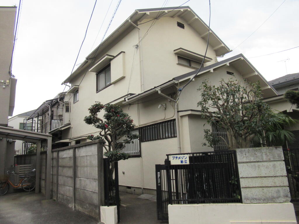 建物外観　本物件は写真左奥です