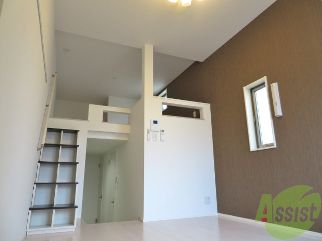 居室・リビング　６．２帖の洋室です。広々として、きれいですね。